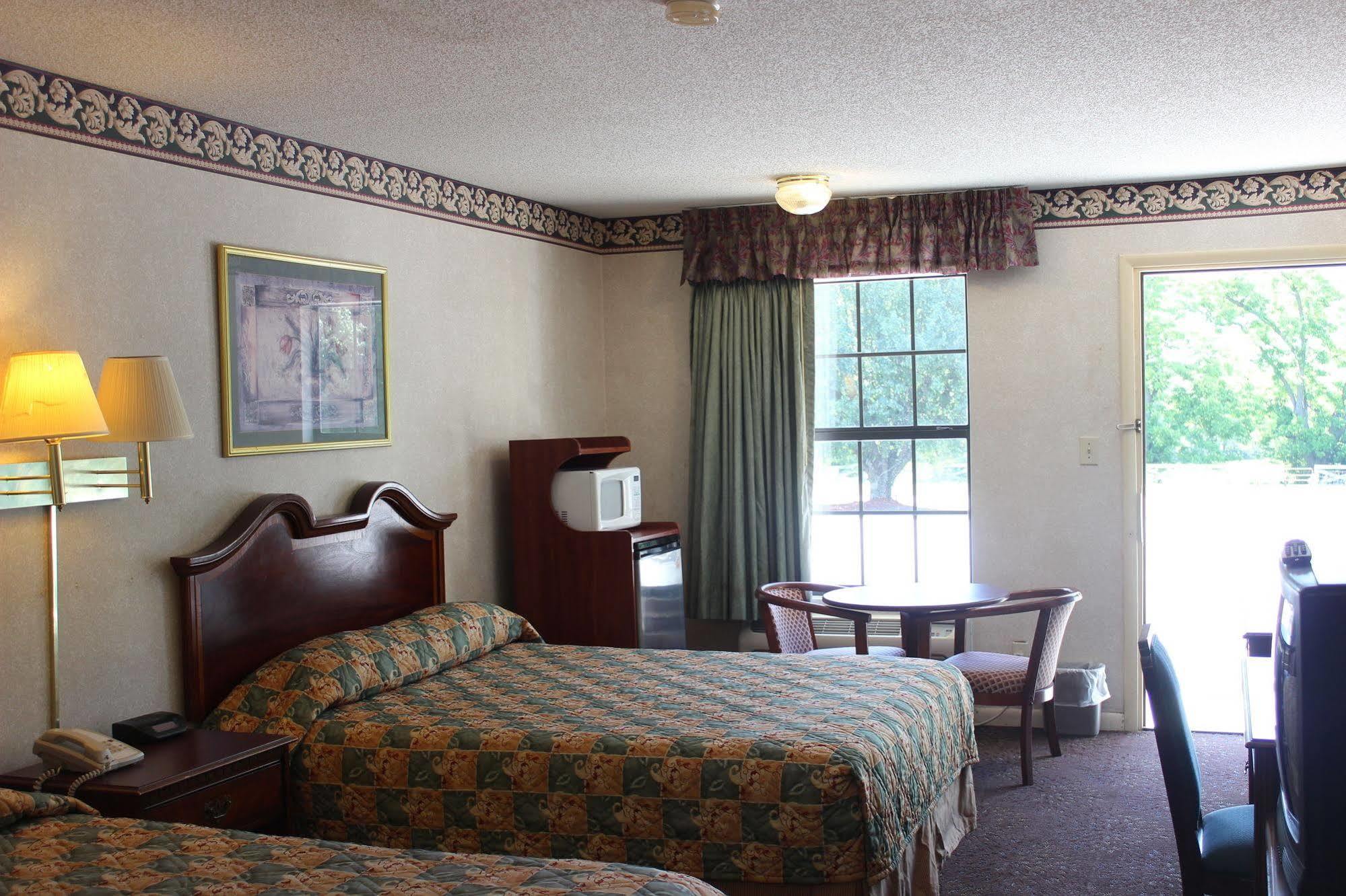 Deer Acres Inn มอนโร ภายนอก รูปภาพ
